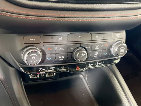 Used 2023 Dodge Durango GT AWD/4WD image 15