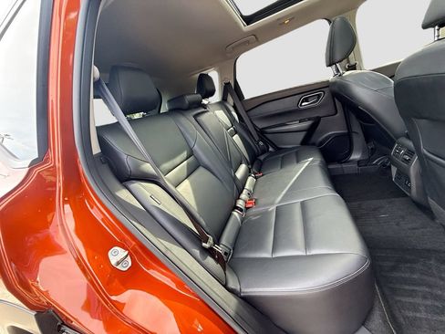 Used 2021 Nissan Rogue SL w/ Premium Package FWD image 32