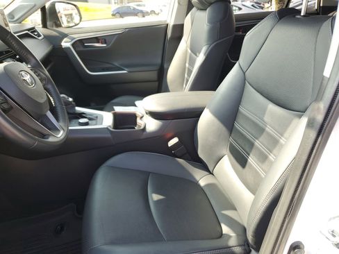 Used 2022 Toyota RAV4 Limited image 17