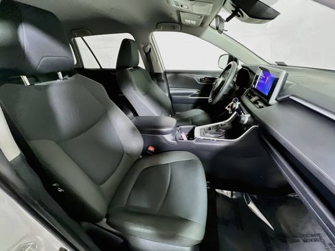 Certified 2025 Toyota RAV4 LE AWD/4WD image 23