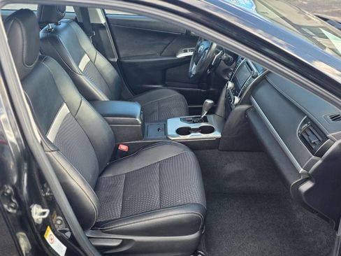 Used 2014 Toyota Camry SE image 10