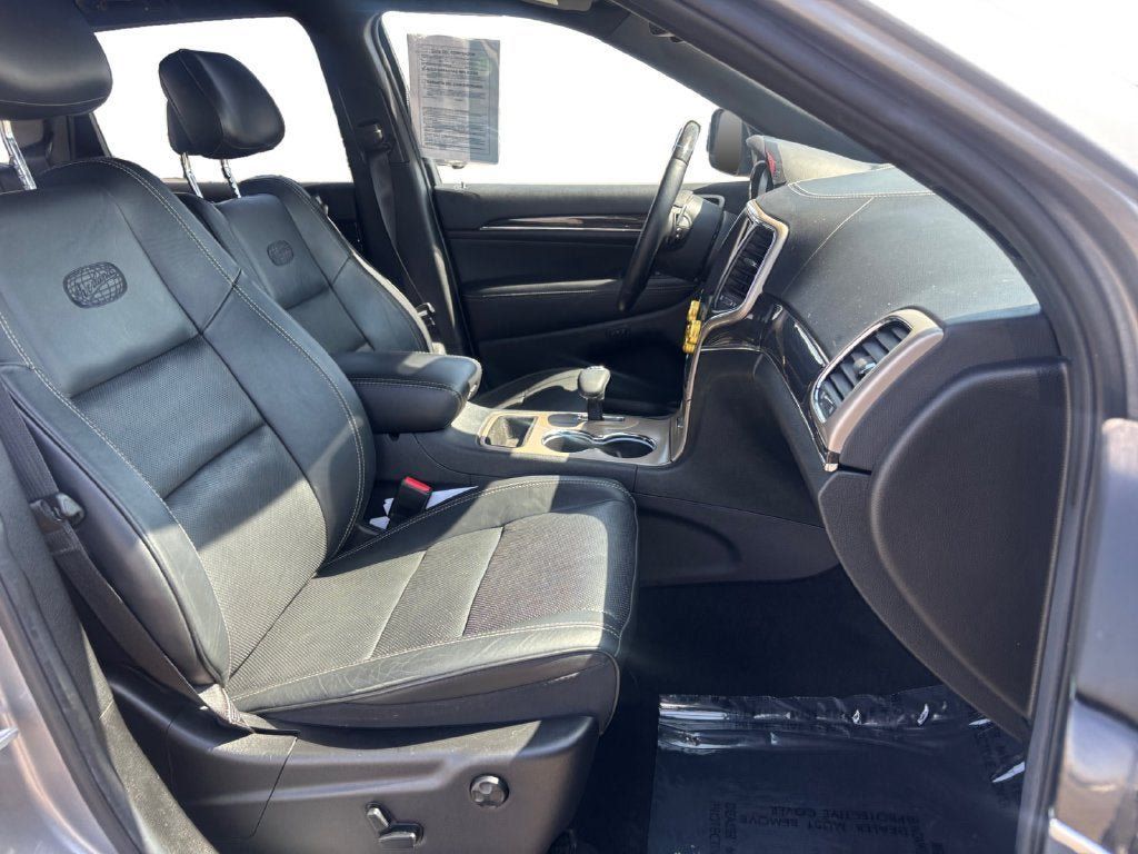 Used 2014 Jeep Grand Cherokee Overland w/ Advanced Technology Group RWD image 17