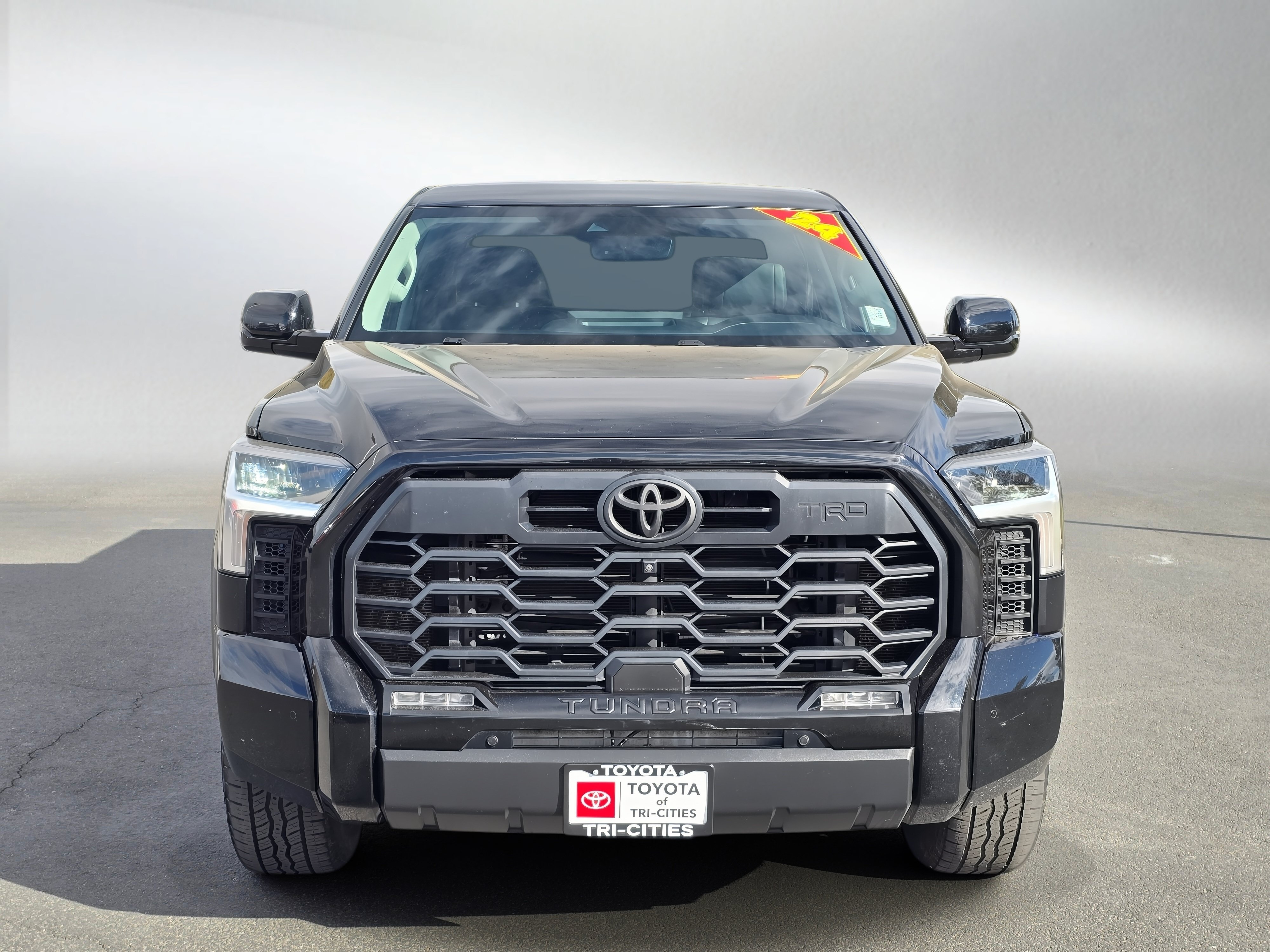 Used 2024 Toyota Tundra Limited w/ TRD Off-Road Package AWD/4WD image 8
