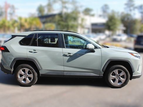 Used 2022 Toyota RAV4 XLE image 13