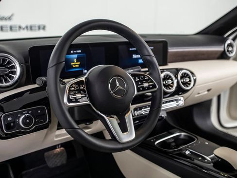 Used 2022 Mercedes-Benz A 220 image 22