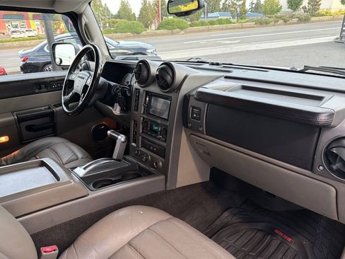 Used 2003 HUMMER H2 w/ Preferred Equipment Group AWD/4WD image 19