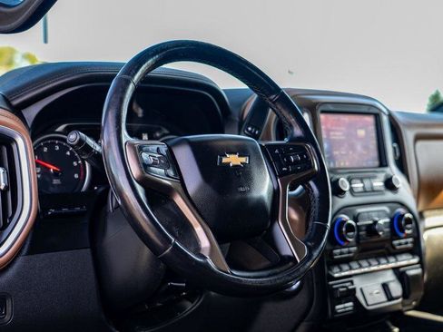Used 2020 Chevrolet Silverado 1500 High Country w/ Technology Package image 14
