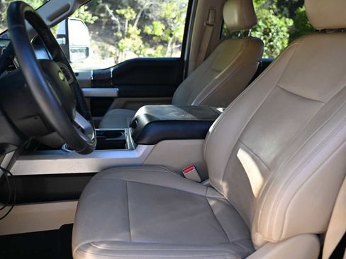 Used 2017 Ford F450 Lariat w/ Tow Technology Bundle image 18