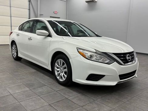 Used 2016 Nissan Altima 2.5 S w/ Power Driver Seat Package FWD image 1