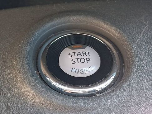 Used 2021 Nissan Frontier SV AWD/4WD image 19