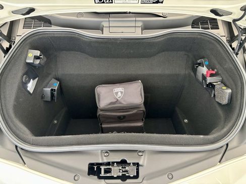 Used 2020 Lamborghini Aventador SVJ image 42