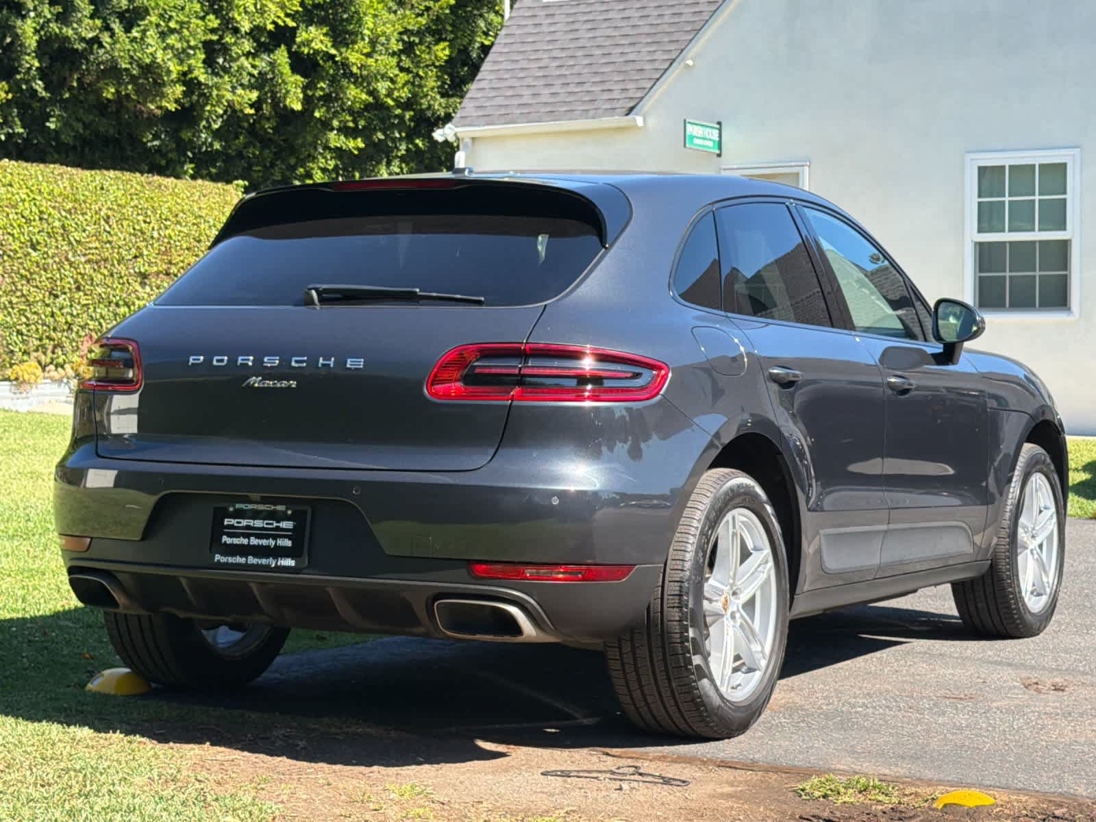 Used 2018 Porsche Macan AWD/4WD image 8