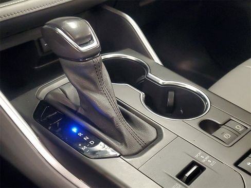 Used 2021 Toyota Highlander XLE image 30