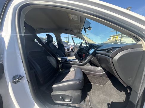 Used 2018 Ford Fusion SE w/ Equipment Group 201A FWD image 20