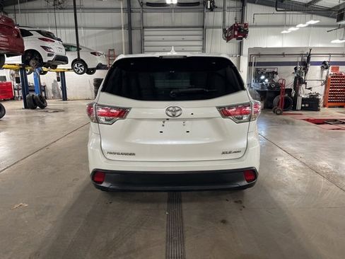 Used 2015 Toyota Highlander XLE image 10
