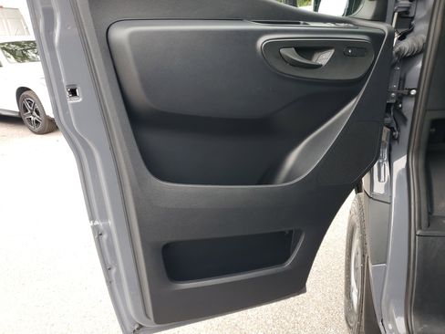 Used 2025 Mercedes-Benz Sprinter 2500 image 19