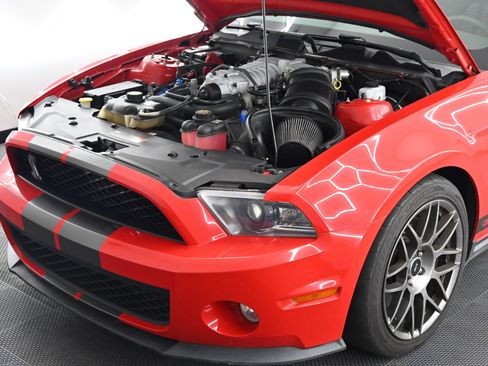 Used 2012 Ford Mustang Shelby GT500 w/ SVT Performance Pkg image 18