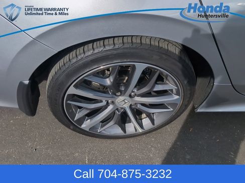 Used 2023 Honda Civic Touring image 10