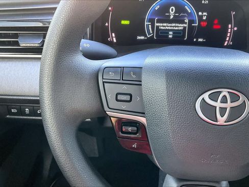 Used 2025 Toyota Camry Hybrid FWD image 23