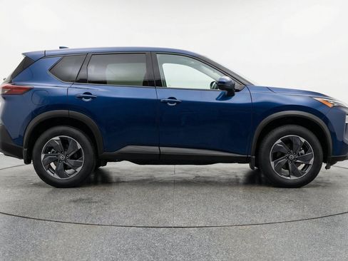 Used 2025 Nissan Rogue SV AWD/4WD image 11