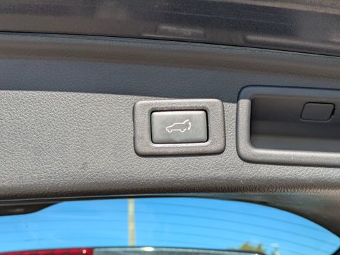 Used 2017 Subaru Forester 2.5i Touring image 14