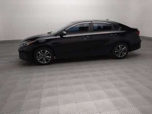 Used 2023 Kia Forte LXS w/ LXS Technology Package FWD image 2