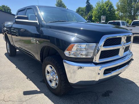 Used 2018 RAM 2500 Tradesman w/ Chrome Appearance Group AWD/4WD image 4