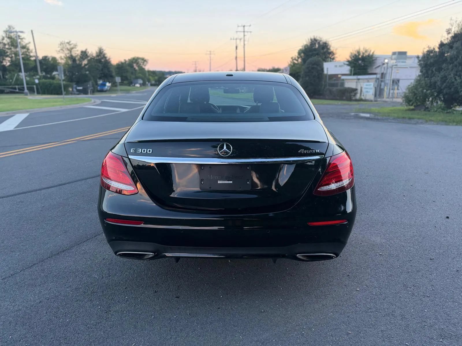 Used 2019 Mercedes-Benz E 300 4MATIC w/ Premium 1 Package image 7