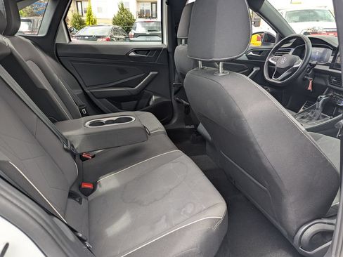Used 2025 Volkswagen Jetta Sport FWD image 37