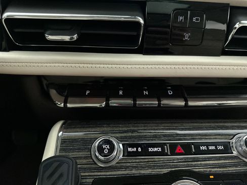 Used 2021 Lincoln Aviator Black Label Grand Touring w/ Class IV Trailer Tow Package image 26