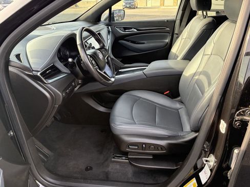 Used 2024 Buick Enclave Premium image 4