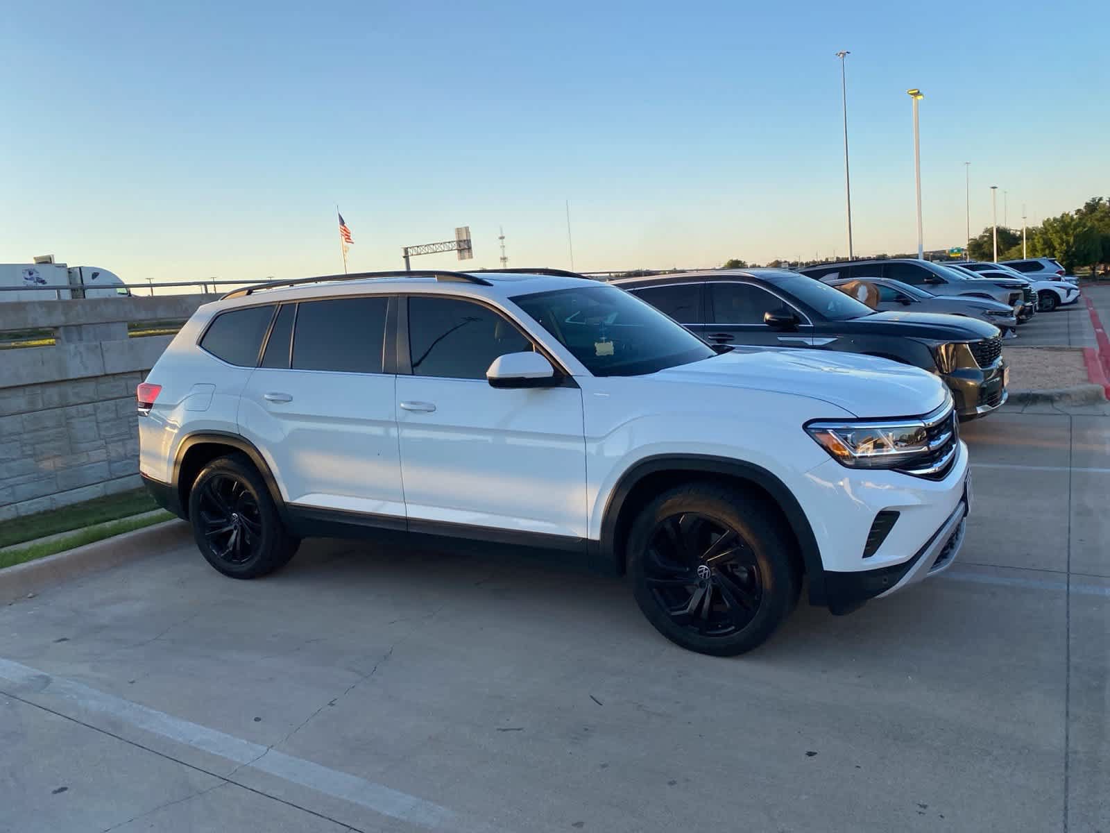 Used 2022 Volkswagen Atlas SE AWD/4WD image 4