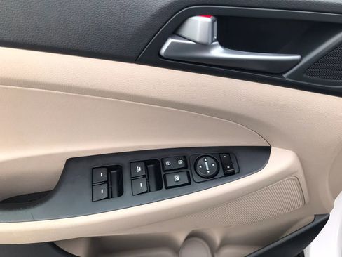 Used 2017 Hyundai Tucson Sport w/ Cargo Package image 12