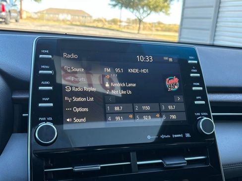 Used 2020 Toyota Avalon Limited image 9