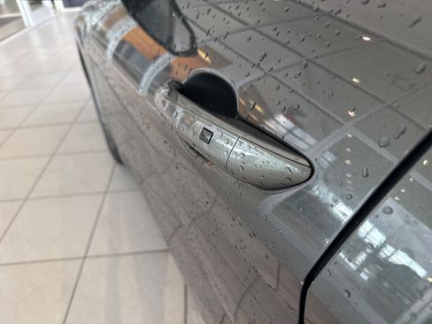 Used 2024 Hyundai Elantra SEL image 12