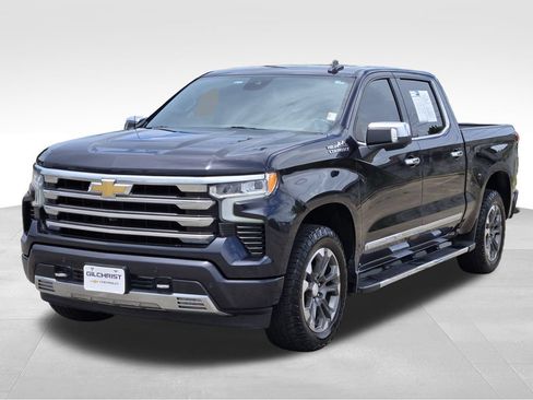 Used 2023 Chevrolet Silverado 1500 High Country w/ Z71 Off-Road Package AWD/4WD image 3