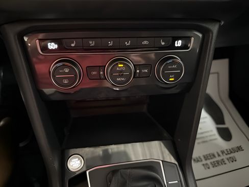 Used 2019 Volkswagen Tiguan SEL AWD/4WD image 23