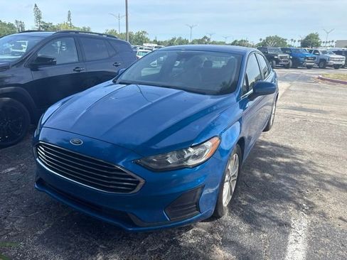 Used 2019 Ford Fusion SE FWD image 3