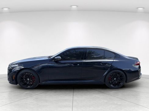 Used 2025 BMW M5 w/ Carbon Package AWD/4WD image 7