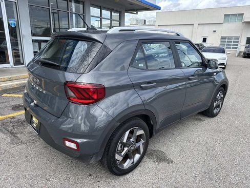 Used 2025 Hyundai Venue SEL FWD image 8