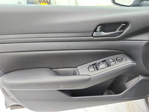 Used 2025 Nissan Altima 2.5 S image 50