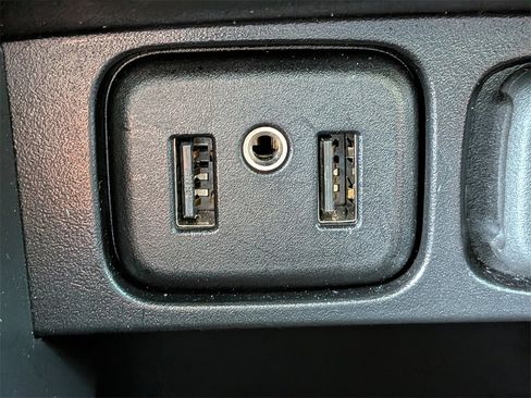 Used 2022 Buick Encore Preferred w/ Safety Package image 22