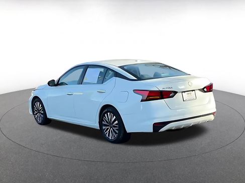 Used 2025 Nissan Altima 2.5 SV image 10