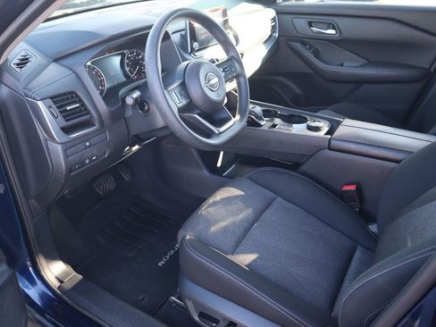 Used 2024 Nissan Rogue SV image 13