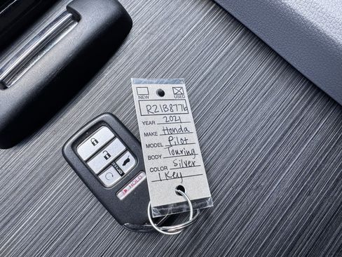 Used 2021 Honda Pilot Touring image 16