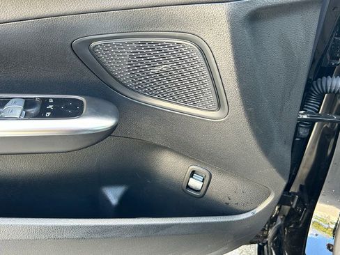 Used 2025 Mercedes-Benz C 300 Sedan image 17