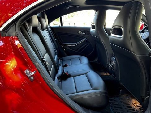 Used 2019 Mercedes-Benz CLA 250 image 25