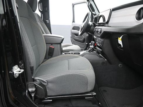 Used 2024 Jeep Wrangler Sport S image 18