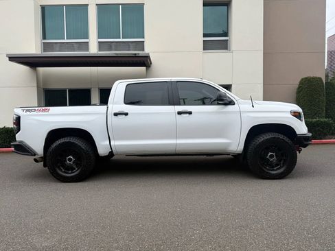Used 2017 Toyota Tundra SR5 image 2