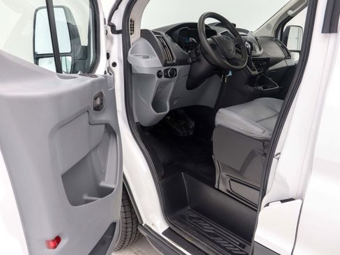 Used 2017 Ford Transit 150 XL RWD image 19